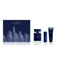 FOR HIM’in modern yansıması BLEU NOIR zamansız erkeksiliğe yeni bir imza niteliğinde.Gizemli ve elegant siyah ile maskülen mavinin birleştiği şişesinde; şehirli ve bağımlılık yaratan asil bir parfüm.