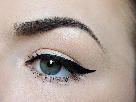 BAKIŞLARINI BELİRGİNLEŞTİR