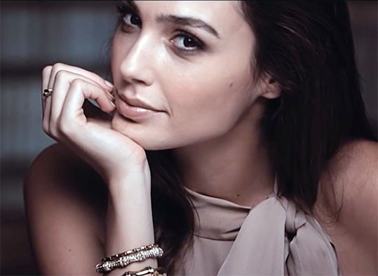 EFSANEYE YENİ DOKUNUŞ