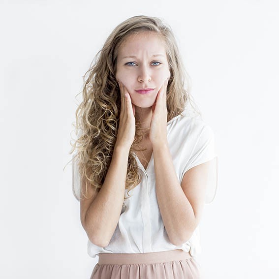 CİLDİ YAŞLANDIRAN EN ÖNEMLİ ETKENLER