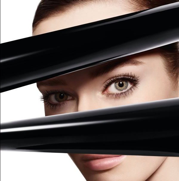 GÖZ MAKYAJINA KUSURSUZ MASKARA