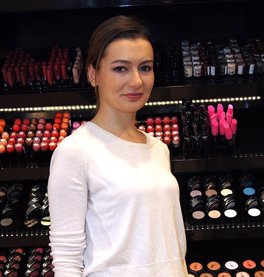 DOĞALLIĞIN GÜCÜYLE SEVİLLA’NIN YAZ MAKYAJI