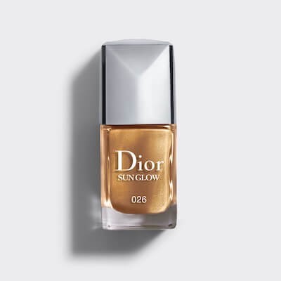 YAZIN PLAJDA VE PİSTTE DIOR OJEDEN ŞAŞMA!