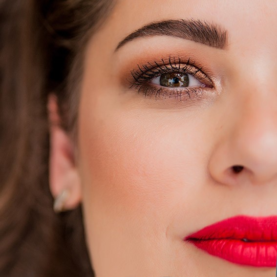 KAŞLAR GÜZELLİĞİNİ ELE VERİYOR