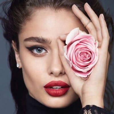 DEĞERLİ DUDAKLARINIZIN DA BAKIMA İHTİYACI VAR