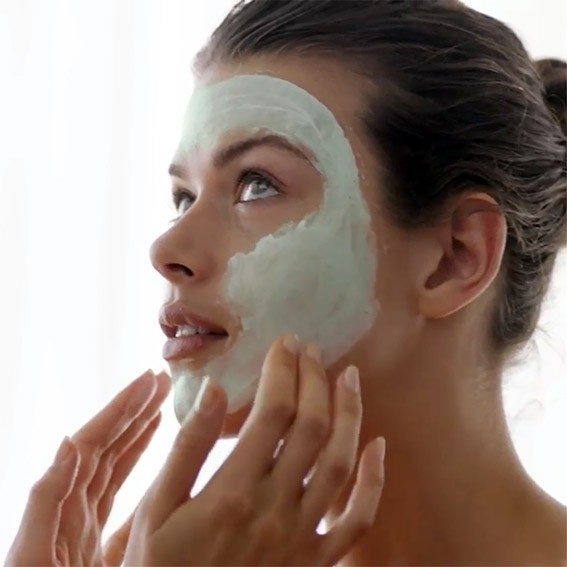 CLARINS’TEN MUHTEŞEM ÜÇLÜ