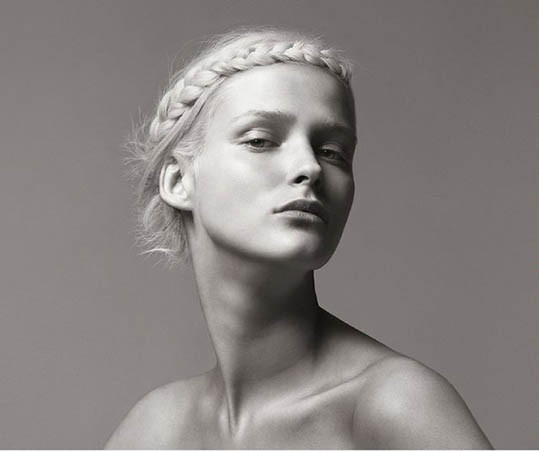 KADIN GÜZELLİĞİNE ÖVGÜ