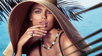 BİR ANNEME BİR BANA