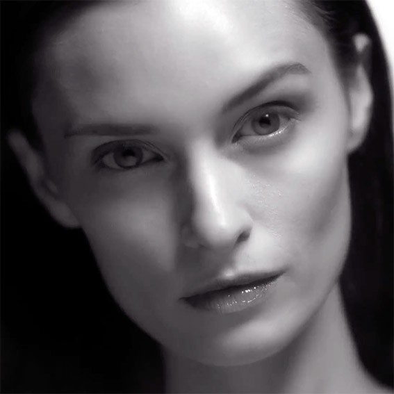 GÜNEŞTEN KORUNURKEN GÜZELLEŞ