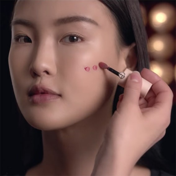 ARMANİ’DEN A SINIFI GÜZELLİK