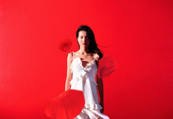 AŞKI GÖRÜR GÖRMEZ TANI!