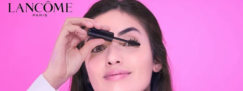 KİRPİKLERİNDE BÜYÜK OYNA