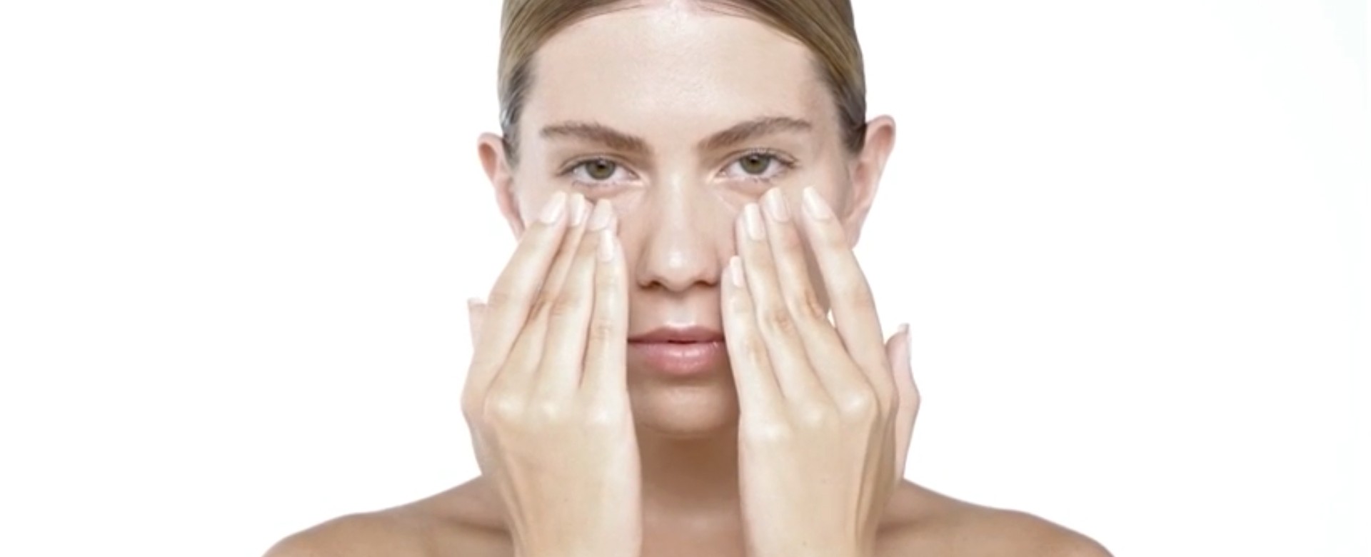 GÖZLERİN EMİN ELLERDE