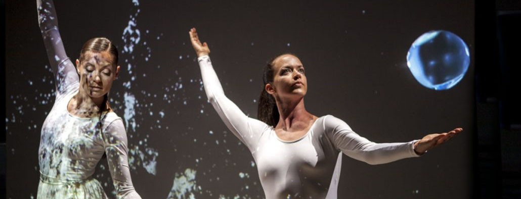 SUYUN TENİNDEKİ DANSI