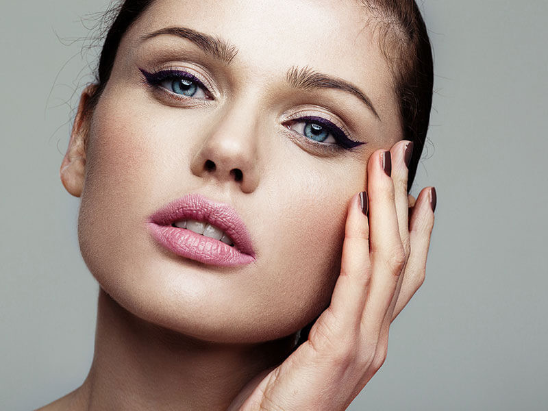 HEPİMİZİN İHTİYACI OLAN GÖZ BAKIMI ESTEE LAUDER'DEN