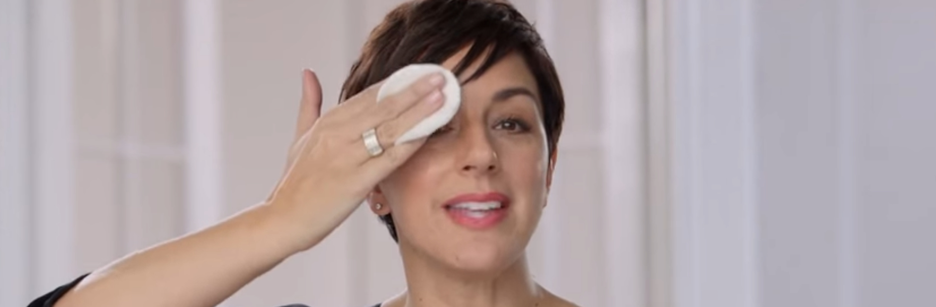 MAKYAJINI TEMİZLEMEMEK İÇİN BAHANEN KALMADI