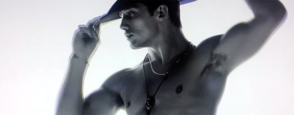 ÖZGÜRLÜĞE DÖRT NALA