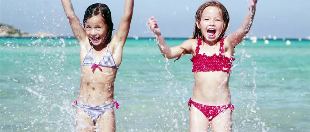 ÇOCUKLARA GÜÇLÜ GÜNEŞ KORUMASI