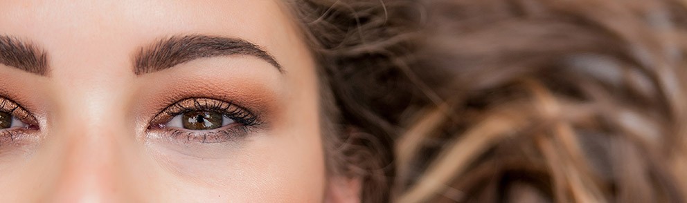 BAKIŞLARINDAKİ CAZİBEYİ GÜÇLENDİR