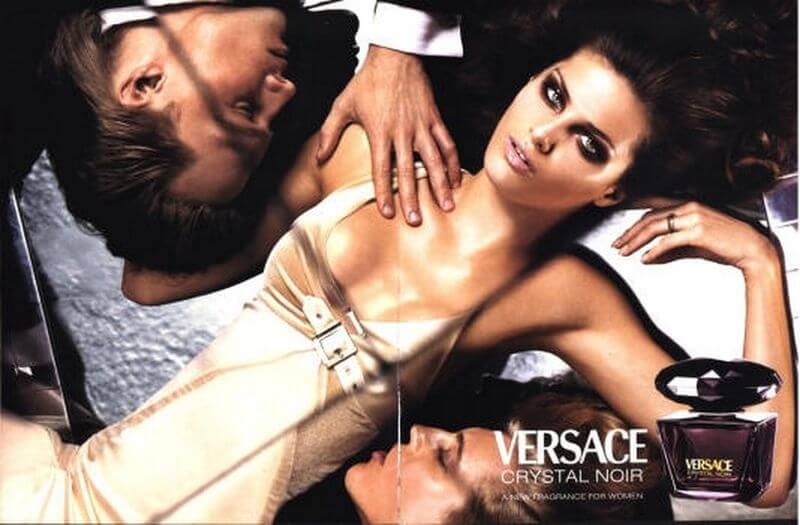 VERSACE KRİSTAL SİYAH KOKUSUYLA KARŞINIZDA