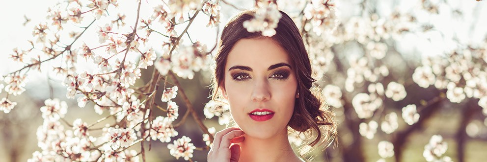 CİLT GÖZENEKLERİ NEDEN BÜYÜR?